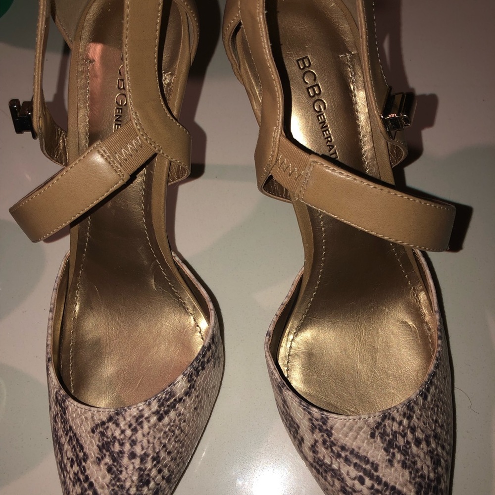 Heels - Picture 2 of 8